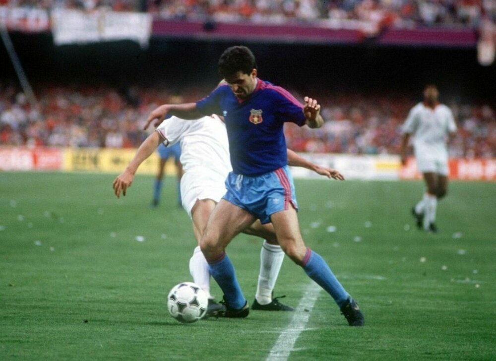 Gheorghe Hagi, decorat cu Ordinul Naţional „Steaua României” în grad de Cavaler: Am muncit pentru acest moment | GALERIE FOTO - Imaginea 33