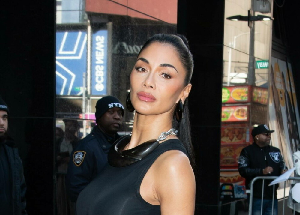 Nicole Scherzinger, apariție elegantă pe străzile din New York. Ținuta cu care a atras toate privirile. GALERIE FOTO - Imaginea 11