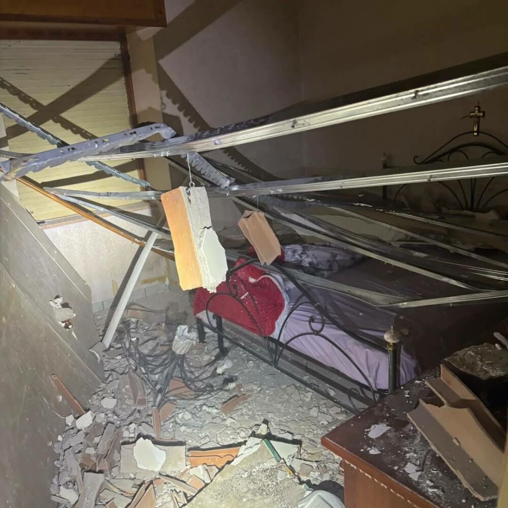 Haos în Napoli. Oamenii şi-au petrecut noaptea pe străzi după ce oraşul a fost zguduit de un puternic cutremur | GALERIE FOTO - Imaginea 1