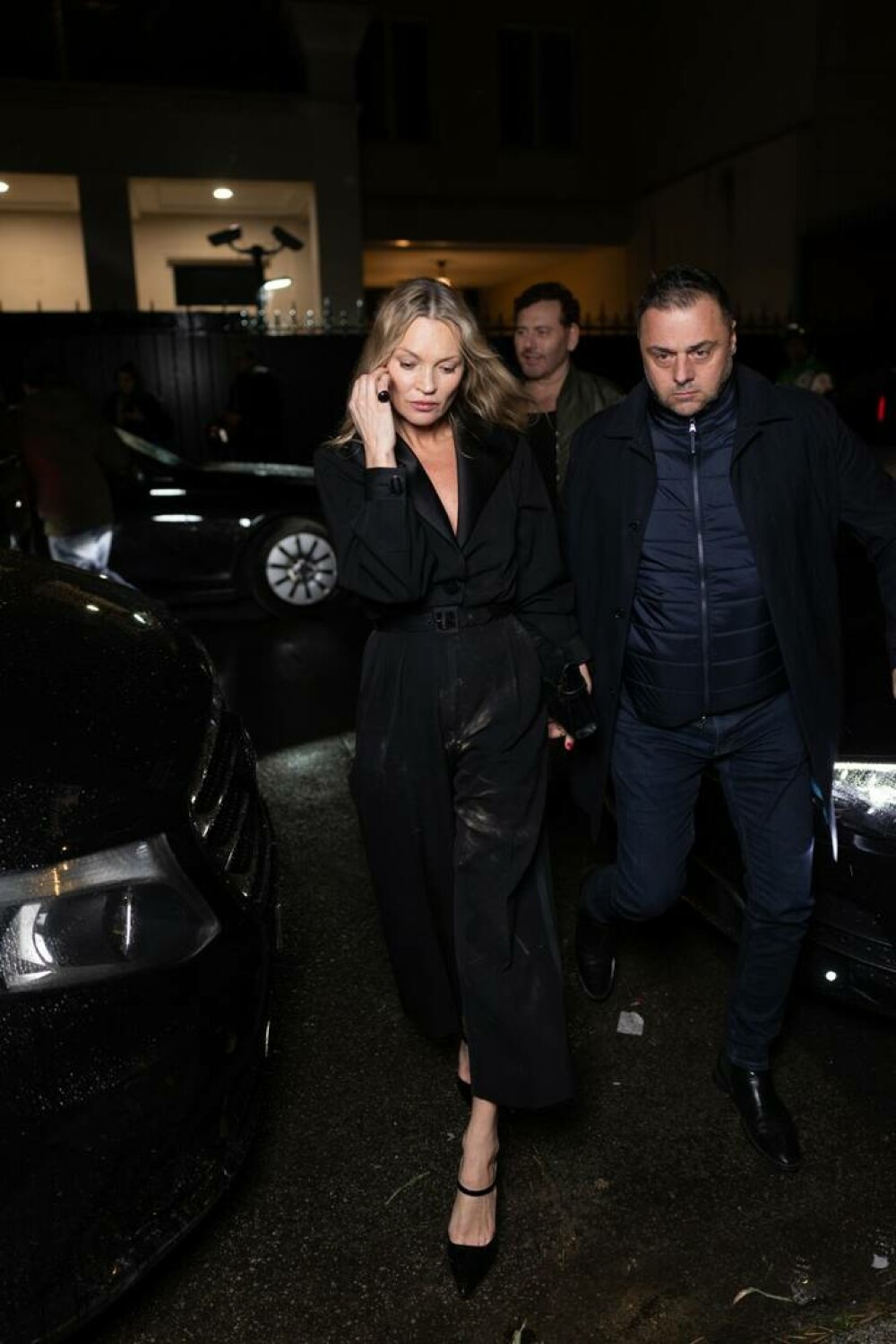Kate Moss, incident vestimentar pe străzile din Paris. Cum au surprins-o paparazzi. GALERIE FOTO - Imaginea 4