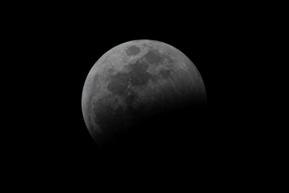 Eclipsă de Lună pe 14 martie 2025. Vezi eclipsa totală de Lună Sângerie în imagini - GALERIE FOTO - Imaginea 9