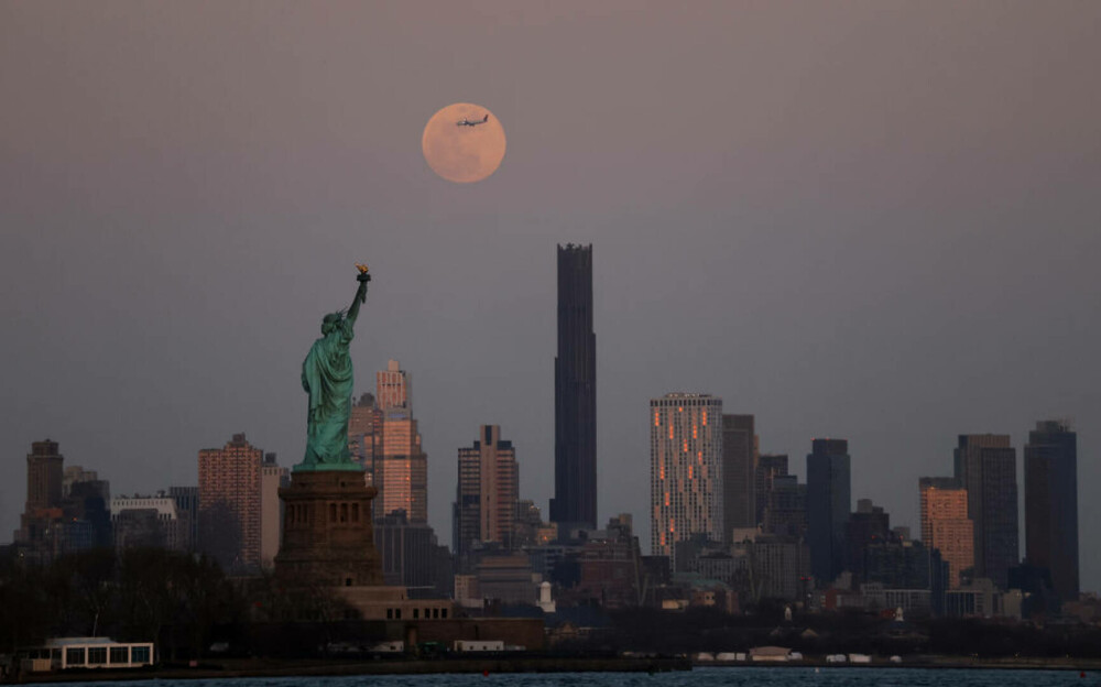 Eclipsă de Lună pe 14 martie 2025. Vezi eclipsa totală de Lună Sângerie în imagini - GALERIE FOTO - Imaginea 10