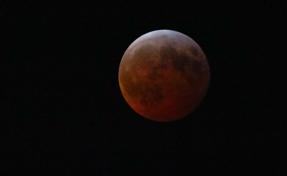 Eclipsă de Lună pe 14 martie 2025. Vezi eclipsa totală de Lună Sângerie în imagini - GALERIE FOTO - Imaginea 15