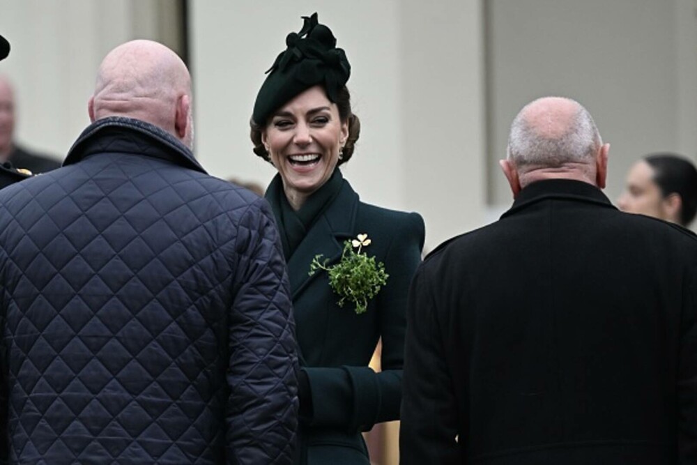 Prințesa Kate a băut bere alături de Gărzile Irlandeze de Ziua Sfântului Patrick | GALERIE FOTO - Imaginea 7