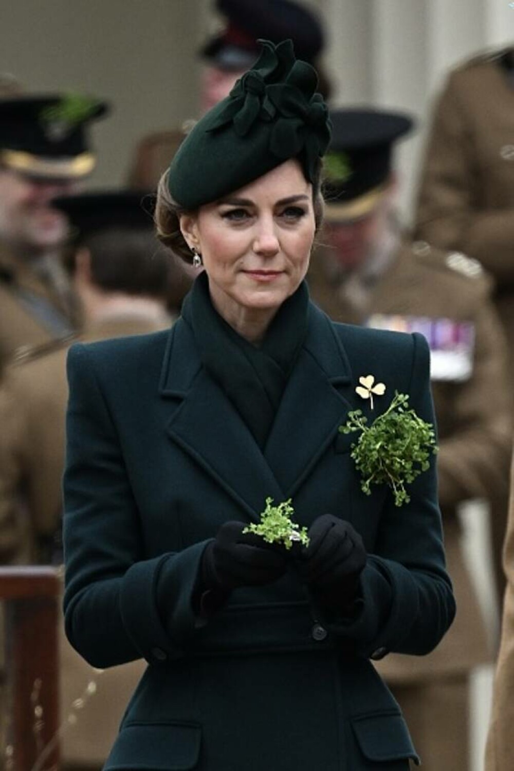 Prințesa Kate a băut bere alături de Gărzile Irlandeze de Ziua Sfântului Patrick | GALERIE FOTO - Imaginea 10