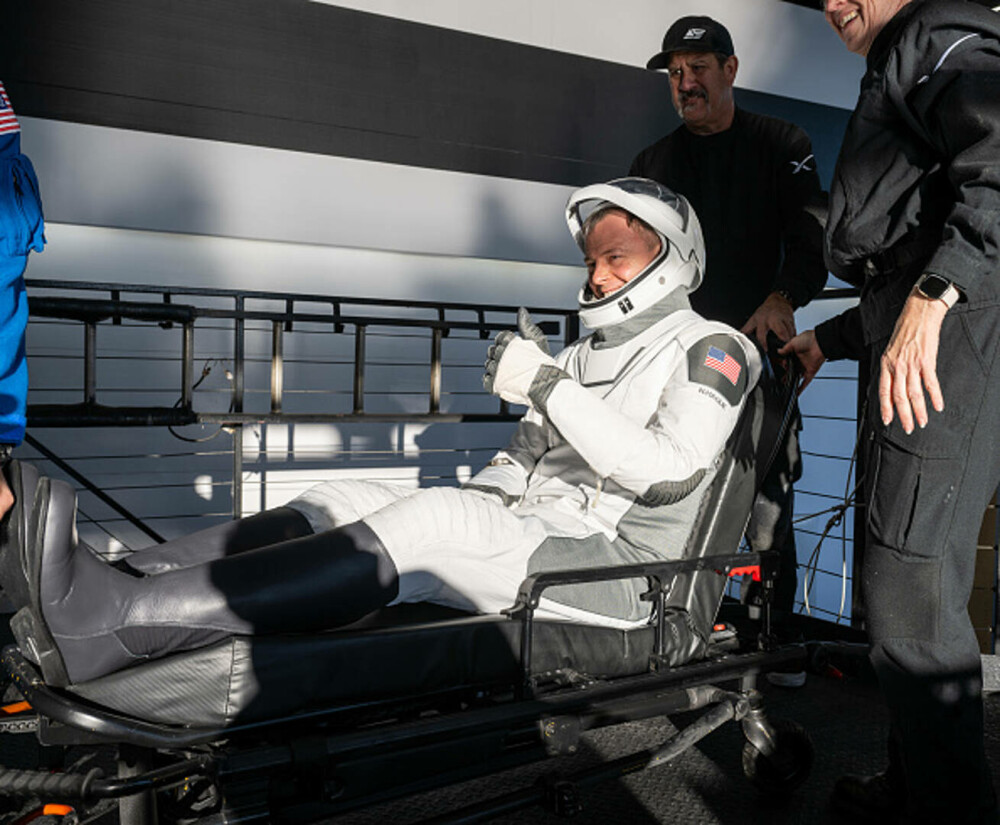 Astronauţii blocaţi 9 luni în spațiu au ajuns pe Terra. Capsula lor a amerizat în largul Floridei, printre delfini. VIDEO - Imaginea 10