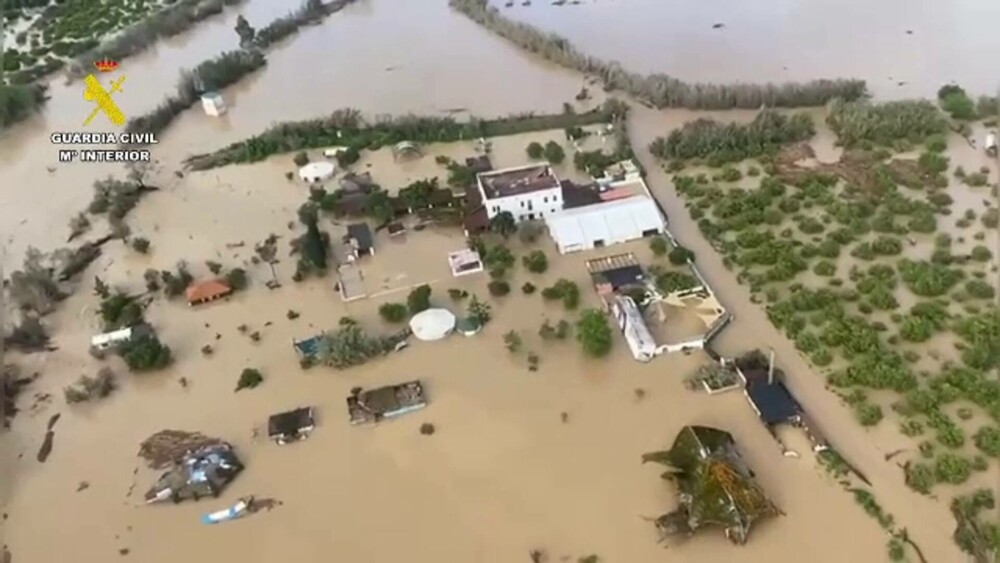 Spania se confruntă din nou cu inundații de proporții. Autoritățile au fost nevoite să evacueze peste 350 de locuințe - Imaginea 1