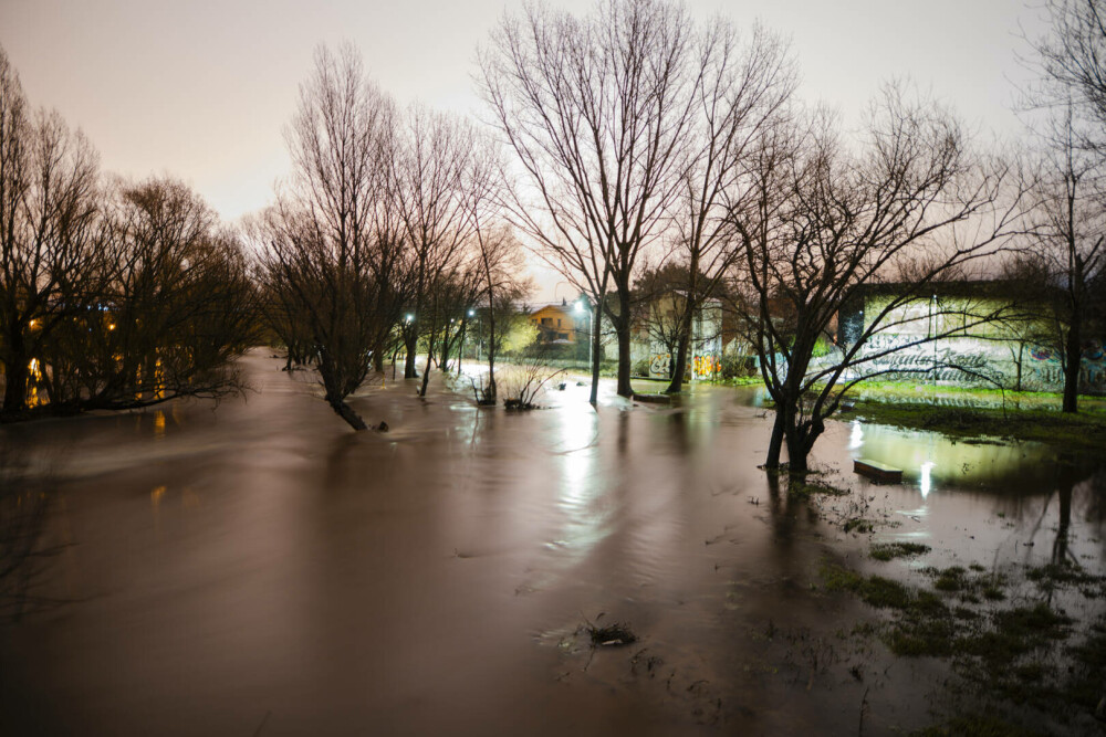 Spania se confruntă din nou cu inundații de proporții. Autoritățile au fost nevoite să evacueze peste 350 de locuințe - Imaginea 2