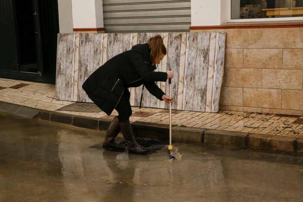 Spania se confruntă din nou cu inundații de proporții. Autoritățile au fost nevoite să evacueze peste 350 de locuințe - Imaginea 11