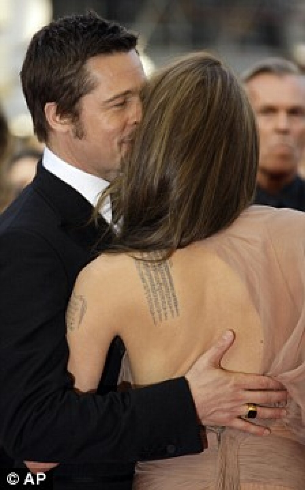 Brad Pitt si Angelina Jolie vor sa convinga lumea ca se iubesc! La Cannes - Imaginea 7