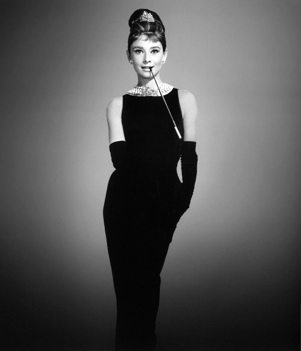 Topul celor mai elegante rochii de film. Audrey Hepburn, prima la Hollywood - Imaginea 1