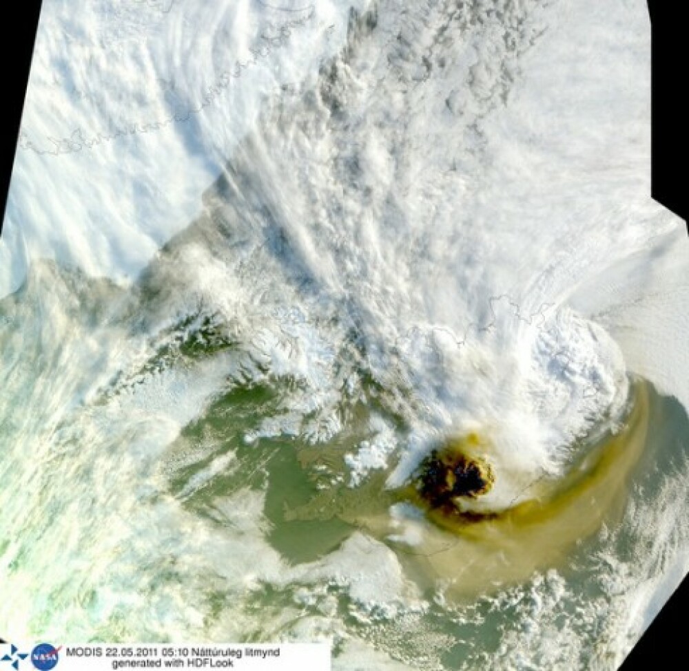 Eruptia celui mai activ vulcan din Islanda, vazuta din spatiu. GALERIE FOTO - Imaginea 4