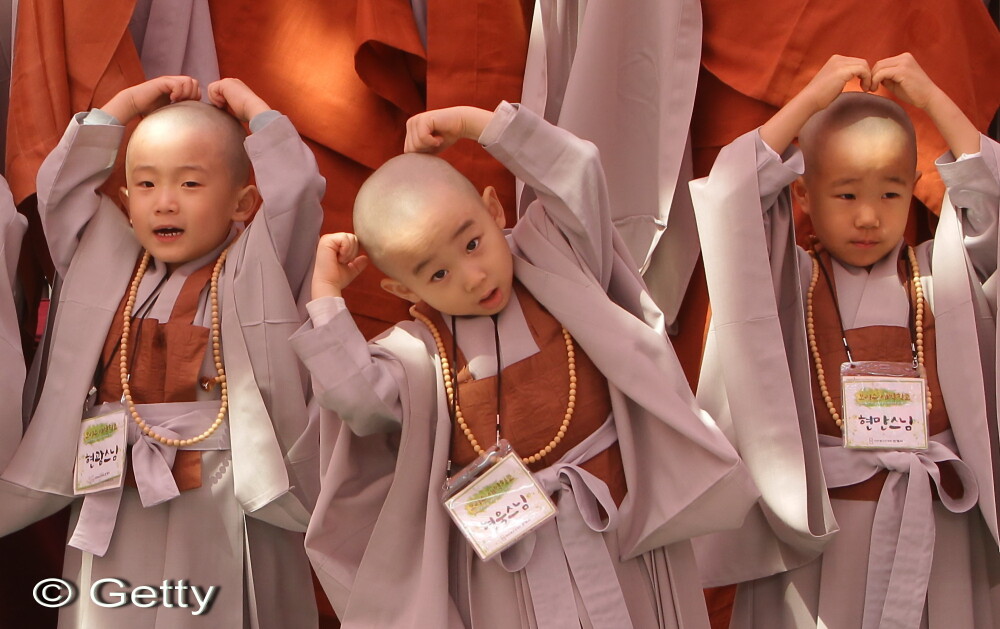Un ritual fara seaman: copii transformati in calugari budisti in Coreea de Sud - Imaginea 1