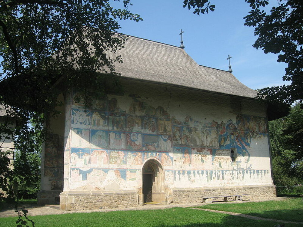 Frescele unice in lume ale manastirilor din Bucovina. Misterul culorilor imposibil de reprodus - Imaginea 4