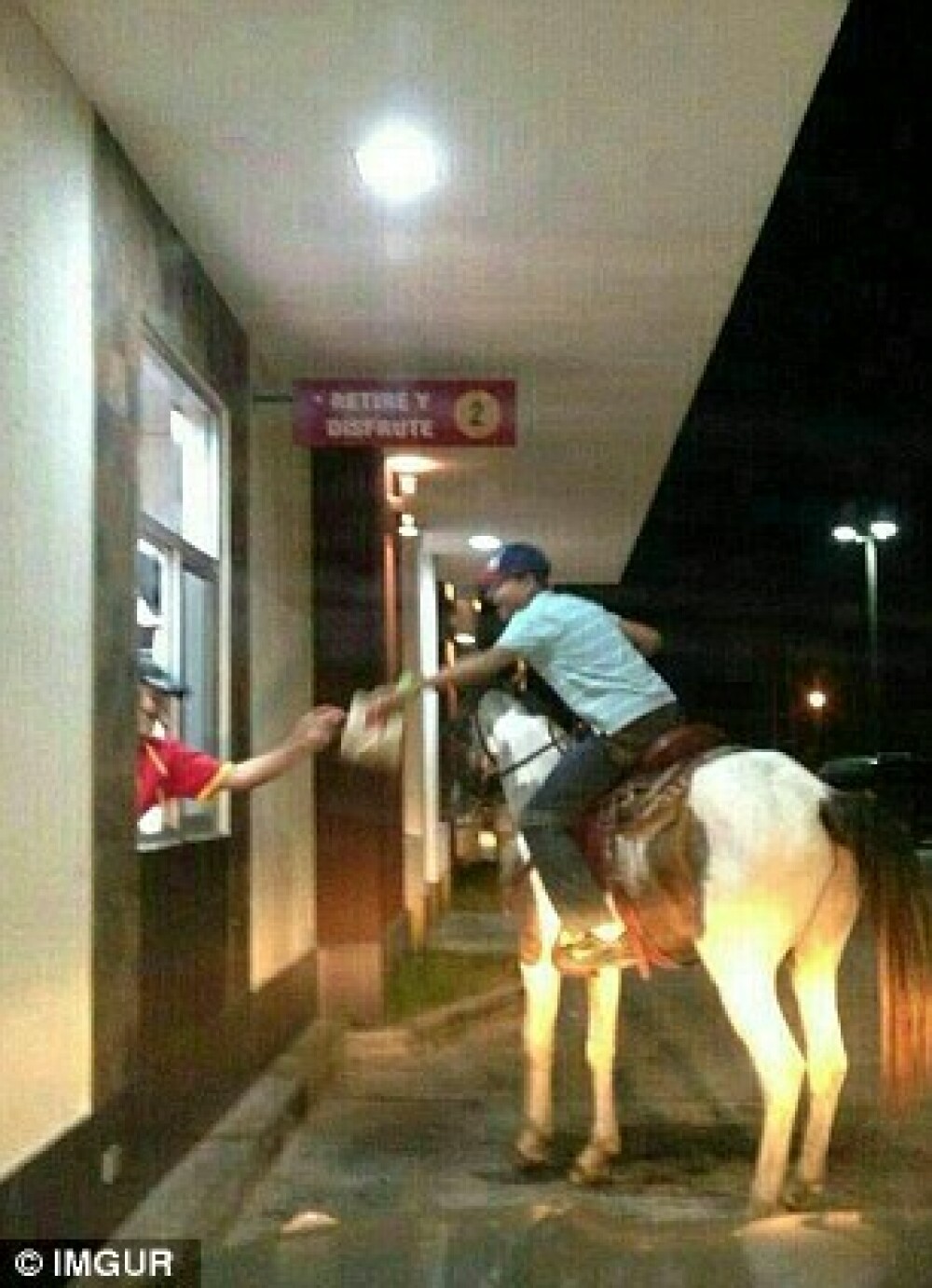 Cele mai ciudate momente surprinse in Statele Unite in restaurantele McDonald's - Imaginea 1