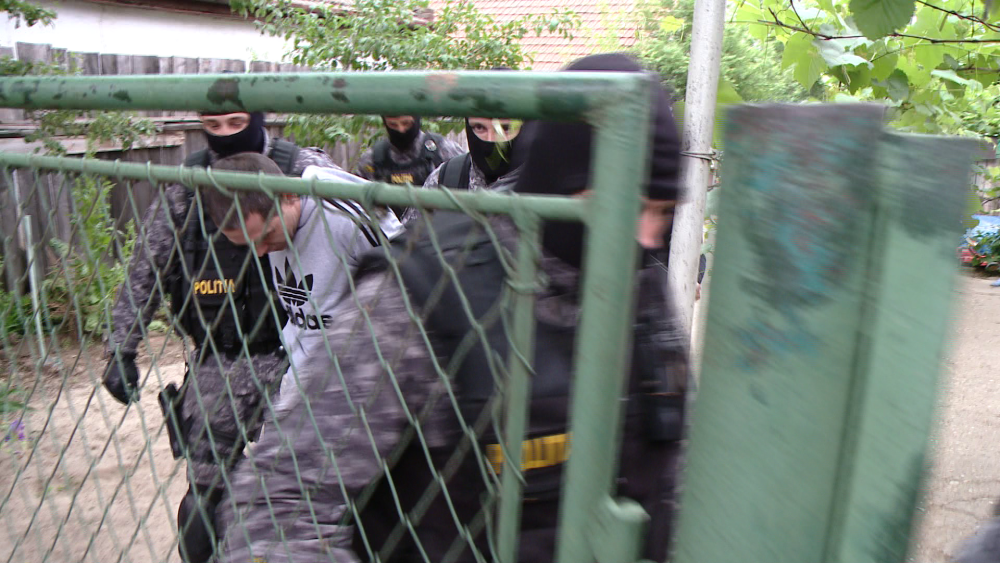 Perchezitii la spargatorii de locuinte din Timisoara. Ce au gasit politistii in casele suspectilor - Imaginea 3