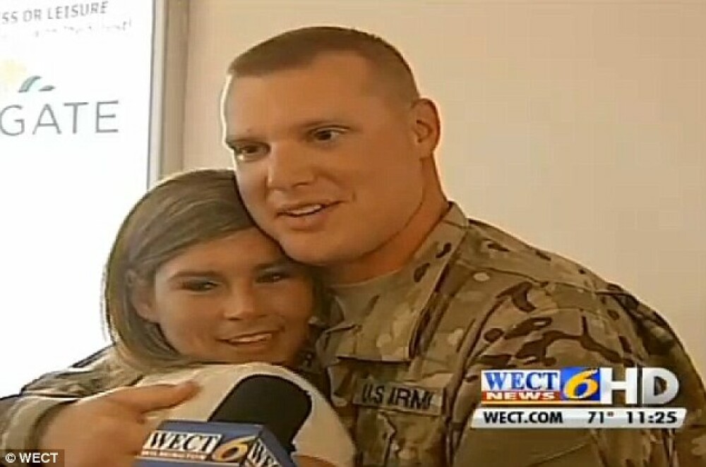 Dupa un an de zile in Afganistan, un soldat american nu si-a recunoscut sotia.Ce s-a intamplat cu ea - Imaginea 1