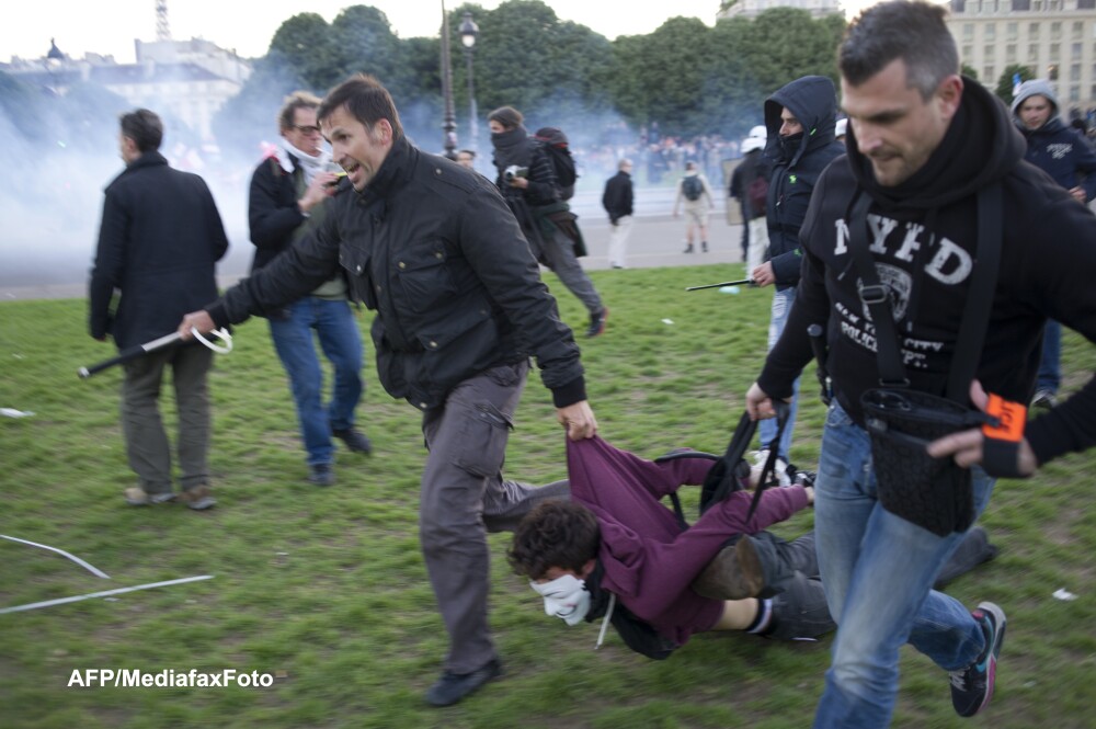 Violentele de la Paris in IMAGINI. 300 de arestari, dupa manifestatia impotriva casatoriilor gay - Imaginea 3