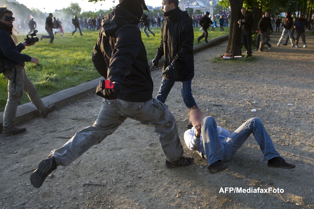 Violentele de la Paris in IMAGINI. 300 de arestari, dupa manifestatia impotriva casatoriilor gay - Imaginea 4