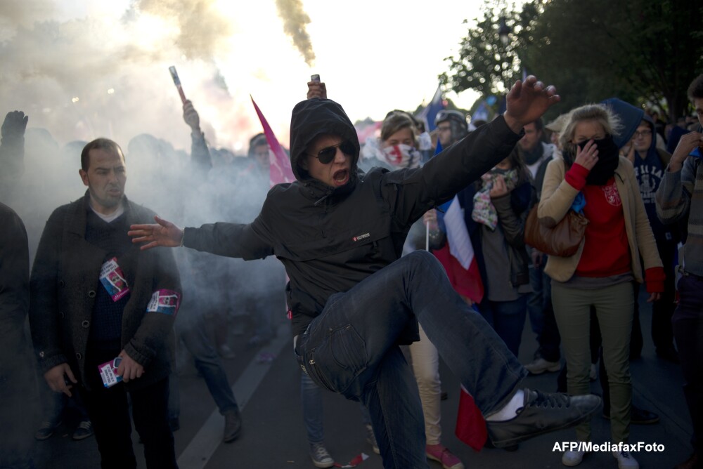 Violentele de la Paris in IMAGINI. 300 de arestari, dupa manifestatia impotriva casatoriilor gay - Imaginea 5