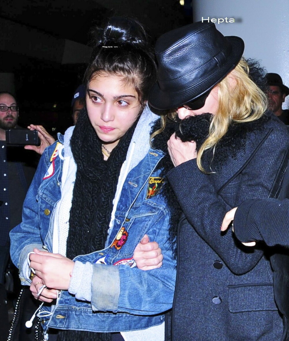 Lourdes evita sa mai apara in public cu mama ei. Adolescenta se teme ca Madonna o va face de ras - Imaginea 2