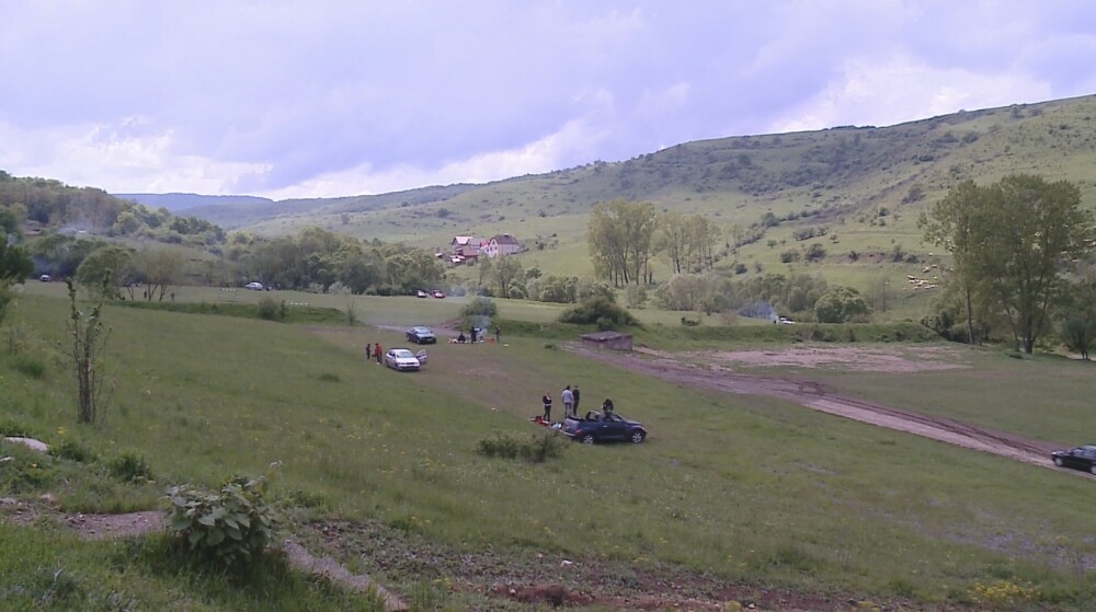 Mici, bere si voie buna. De 1 Mai ardelenii au ales padurile de langa orase - Imaginea 5