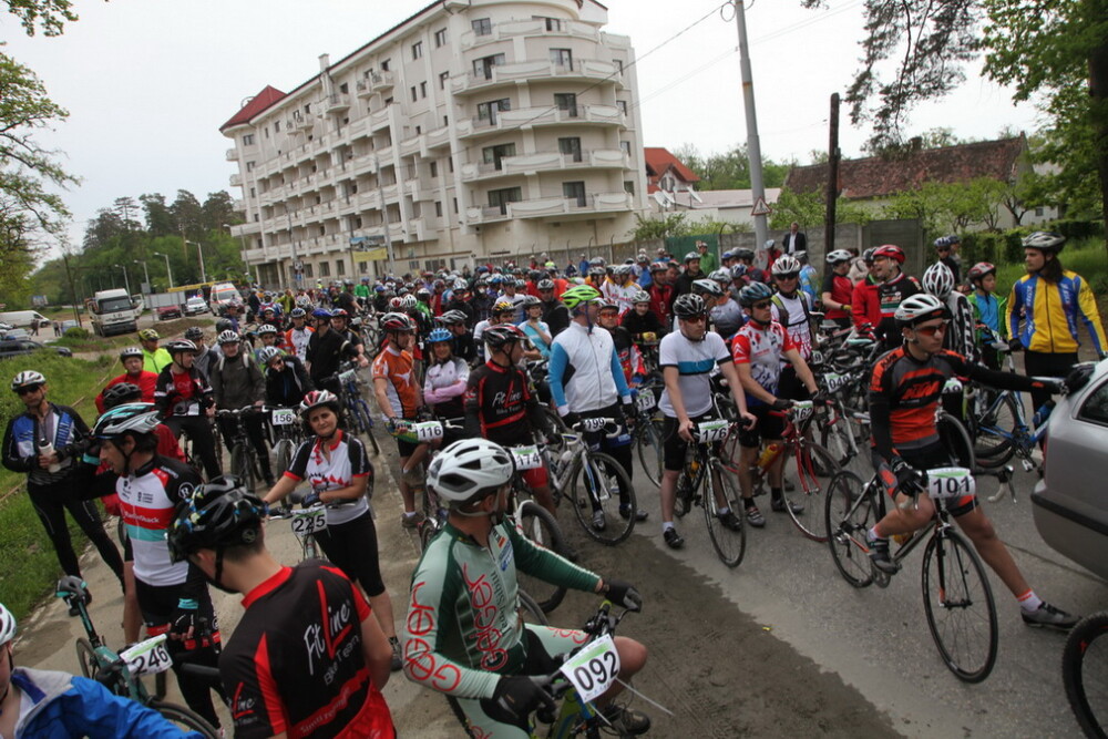 Peste 300 de sibieni au petrecut ziua de 1 mai pe bicicleta - Imaginea 1