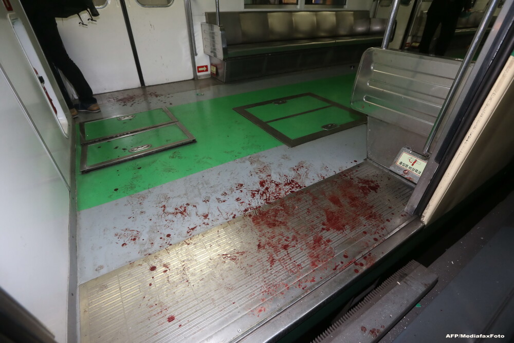 Doua metrouri s-au ciocnit in Coreea de Sud. Peste 170 de oameni sunt raniti. GALERIE FOTO - Imaginea 1