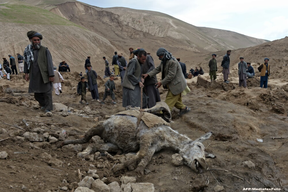 DOLIU national in Afganistan, unde 350 de oameni au murit, iar aproape 2.000 sunt dati disparuti dupa o alunecare de teren - Imaginea 5