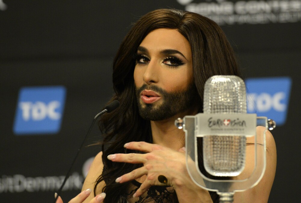Conchita Wurst a renunțat la imaginea cu care a câștigat Eurovision. Cum arată acum. Galerie foto - Imaginea 4