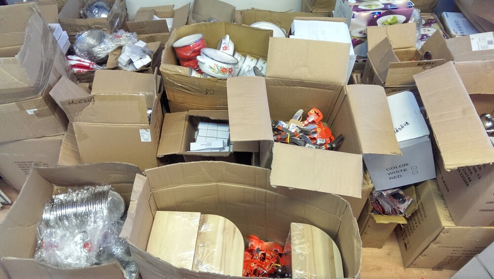 Peste 8.000 de obiecte de uz casnic au confiscate de politisti in Floresti - Imaginea 1