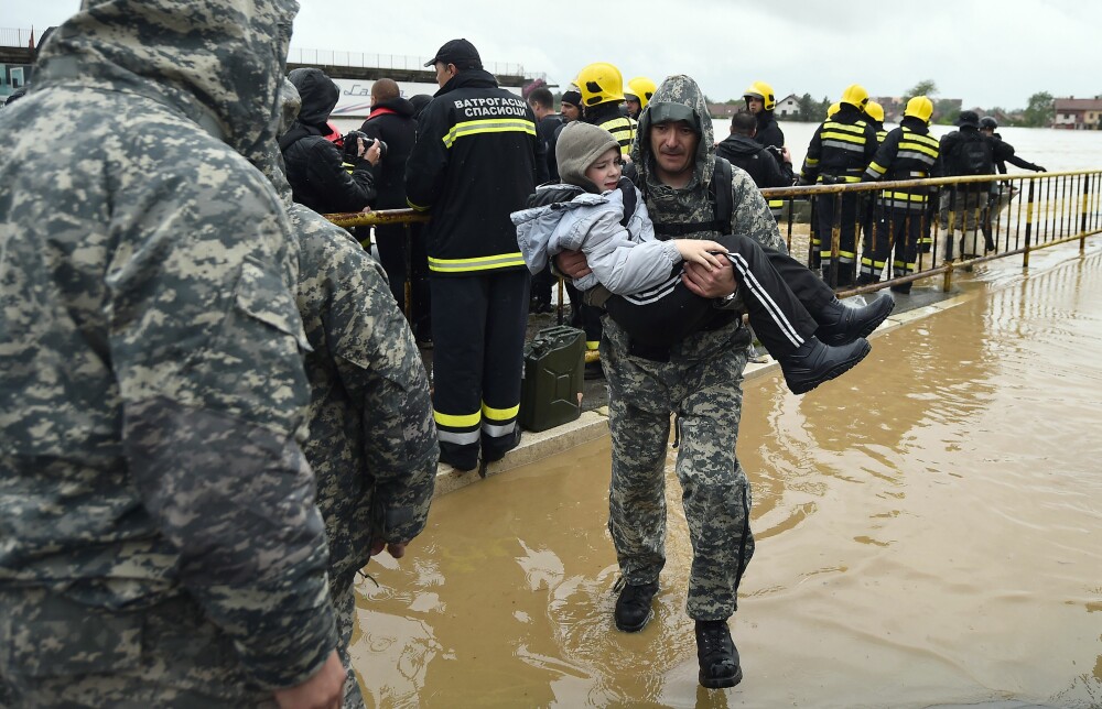 Bilantul teribil al inundatiilor din Balcani, cele mai grave din ultimii 120 de ani. Romania trimite ajutoare sinistratilor - Imaginea 1