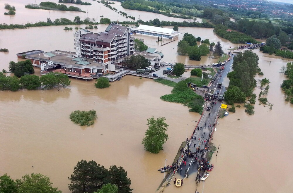 Bilantul teribil al inundatiilor din Balcani, cele mai grave din ultimii 120 de ani. Romania trimite ajutoare sinistratilor - Imaginea 2