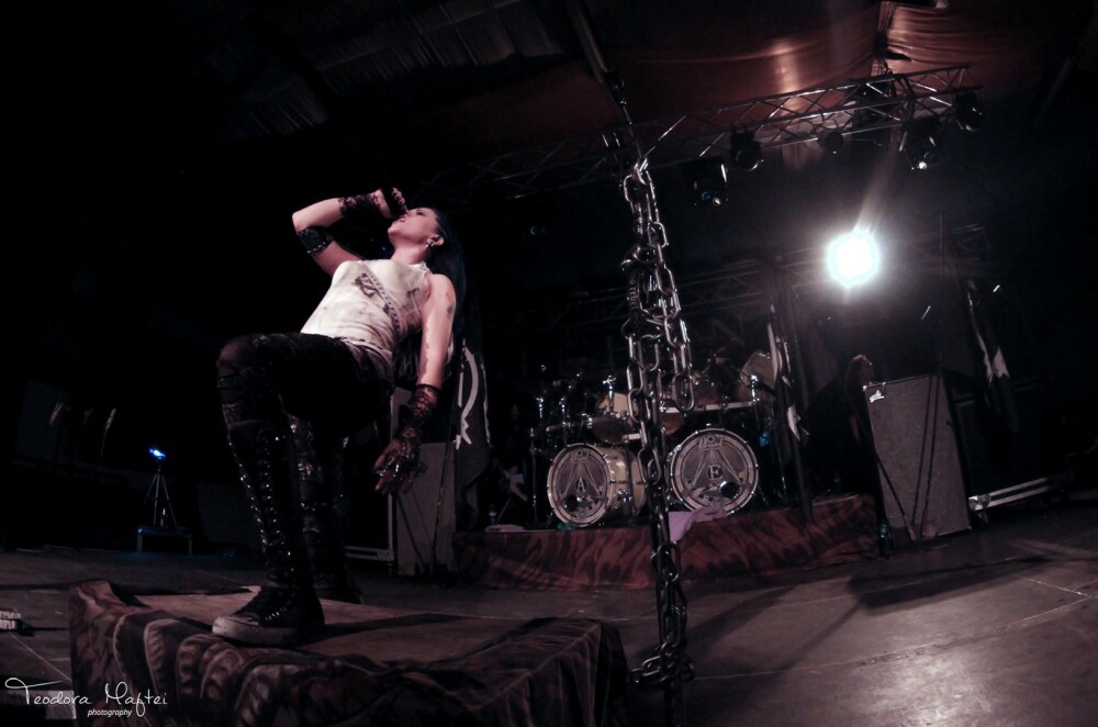 Arch Enemy, Krepuskul si Goodye To Gravity. Un concert electrizant, care a zguduit Bucurestiul. GALERIE FOTO - Imaginea 10