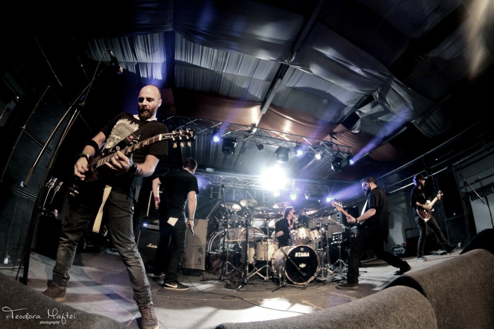 Arch Enemy, Krepuskul si Goodye To Gravity. Un concert electrizant, care a zguduit Bucurestiul. GALERIE FOTO - Imaginea 2
