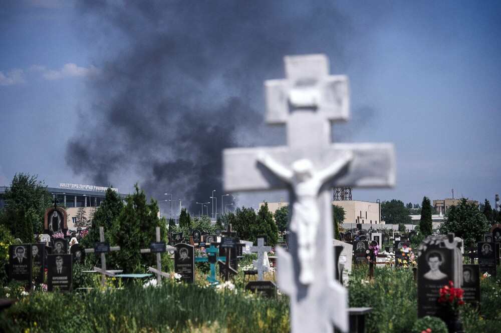 Criza in Ucraina. Insurgenti prorusi au atacat o unitate militara din orasul ucrainean Lugansk - Imaginea 9