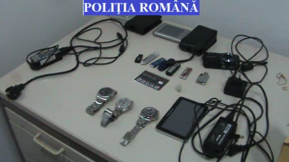 Hot prins dupa ce a furat electronice, bijuterii si bani din mai multe locuinte din Timisoara. Cum a actionat - Imaginea 2
