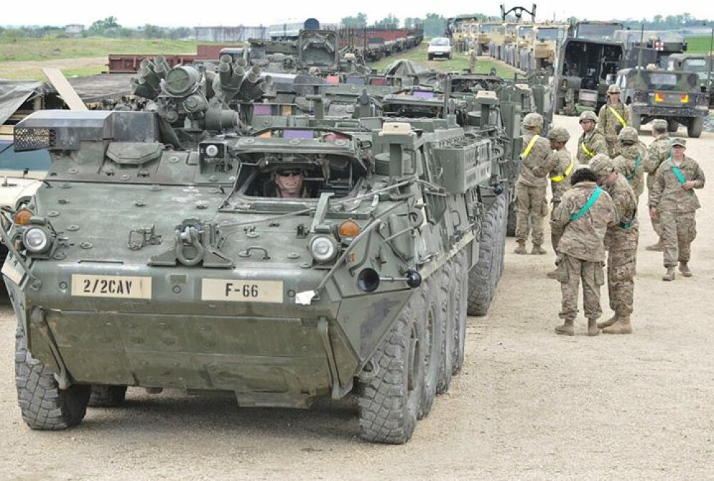 Comandamentul NATO se muta in Brasov. Primele imagini cu soldatii americani transportand echipamente catre poligonul Cincu - Imaginea 1
