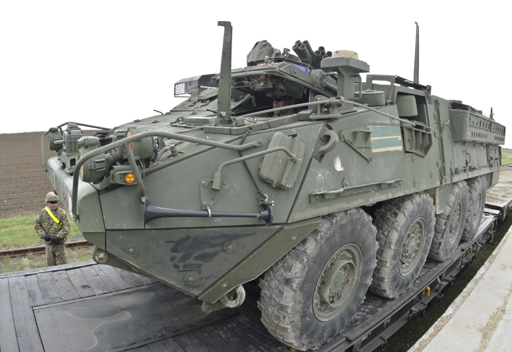 Comandamentul NATO se muta in Brasov. Primele imagini cu soldatii americani transportand echipamente catre poligonul Cincu - Imaginea 16