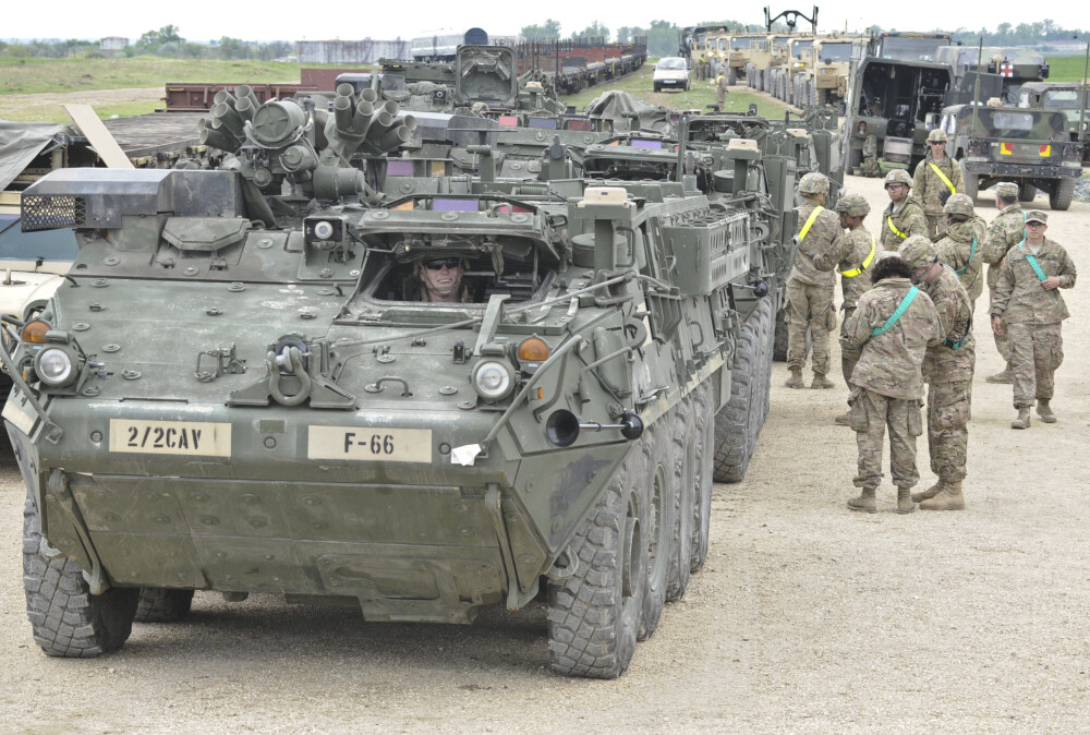 Comandamentul NATO se muta in Brasov. Primele imagini cu soldatii americani transportand echipamente catre poligonul Cincu - Imaginea 12