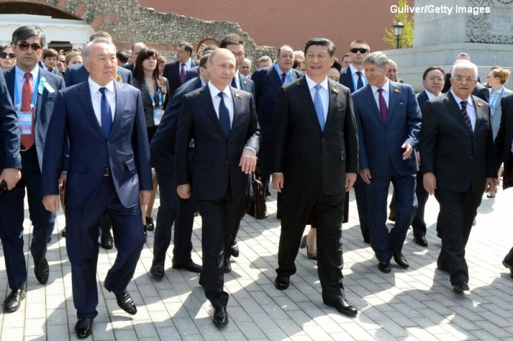 Parada de Ziua Victoriei in Rusia cu Putin si Steven Seagal. GALERIE FOTO: Noile arme ale Kremlinului, prezentate in premiera - Imaginea 9