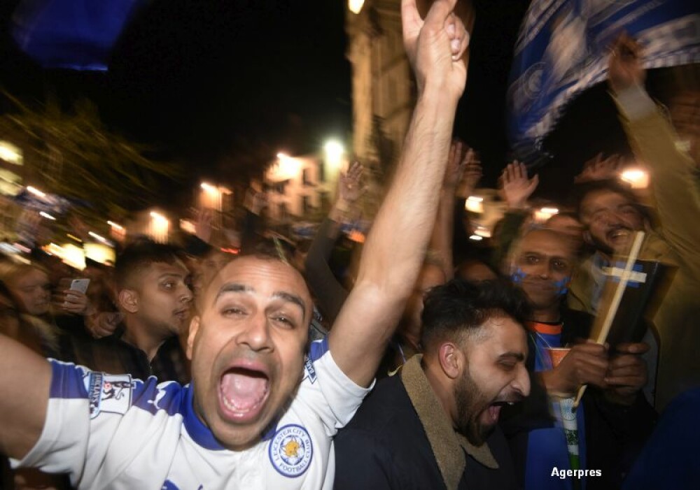 Miracolul Leicester City. Cum au sarbatorit fanii echipei, dupa una dintre cele mai mari surprize din istoria sportului - Imaginea 7