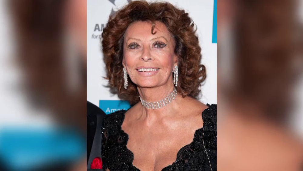 Sophia Loren împlinește 91 de ani. A cucerit Hollywoodul și a devenit simbolul cinematografiei italiene clasice. GALERIE FOTO - Imaginea 78