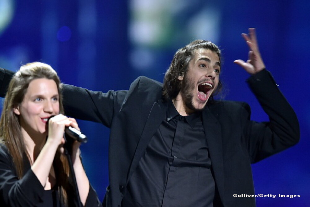 Trista poveste a lui Salvador Sobral, castigatorul EUROVISION 2017. Tanarul nu poate sta mai mult de 2 saptamani fara medici - Imaginea 2