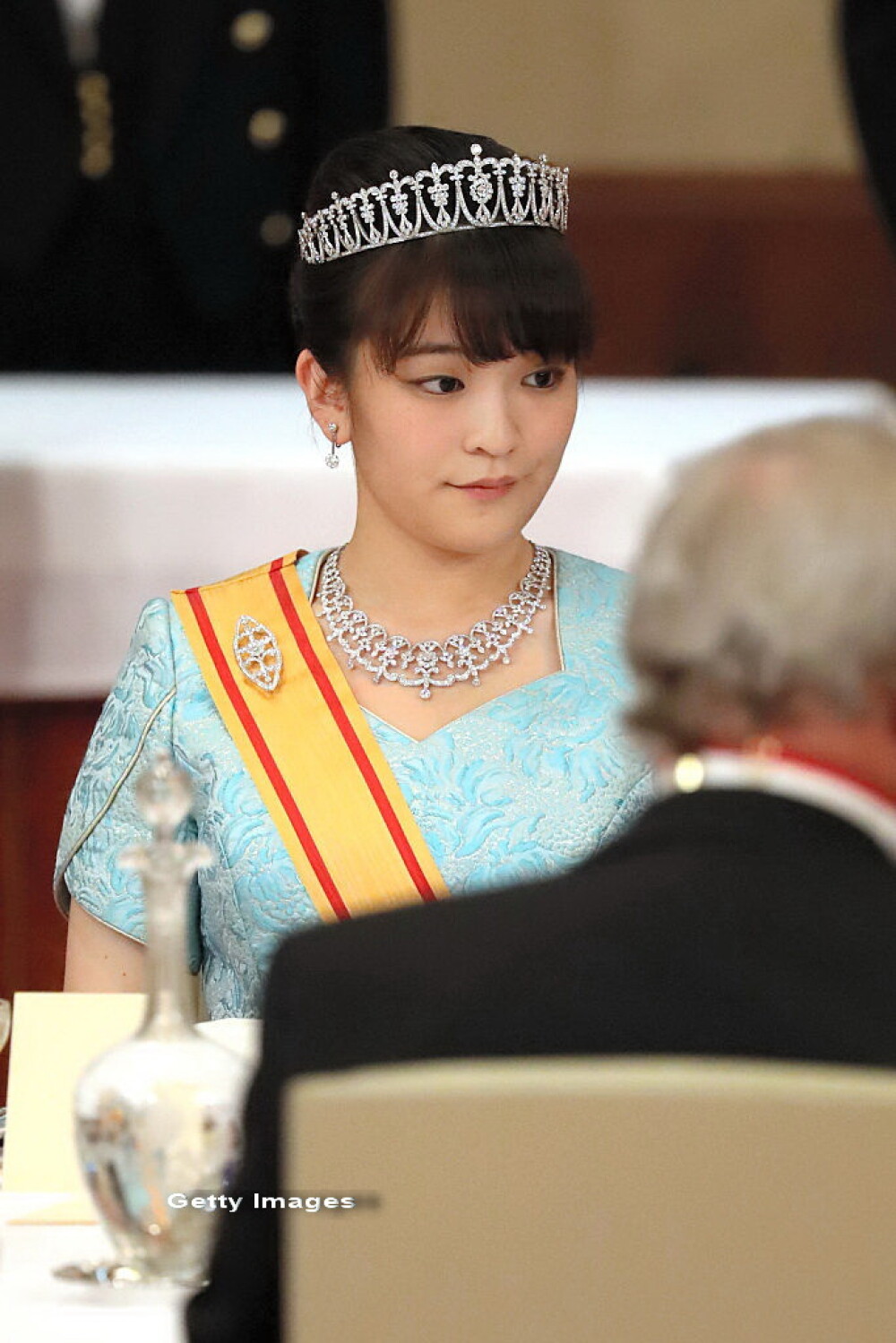 Nepoata imparatului Japoniei renunta la privilegii pentru a se marita cu un 