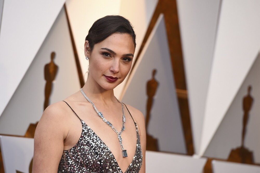 Gal Gadot, declarații despre creșterea fiicelor ei. „E greu să-mi cresc fetele într-o lume obsedată de filtre și TikTok” - Imaginea 18