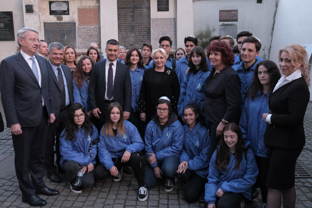 Viorica Dăncilă, la Auschwitz. Premierul a participat la Marşul Vieţii. VIDEO - Imaginea 3