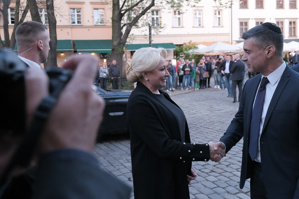 Viorica Dăncilă, la Auschwitz. Premierul a participat la Marşul Vieţii. VIDEO - Imaginea 8