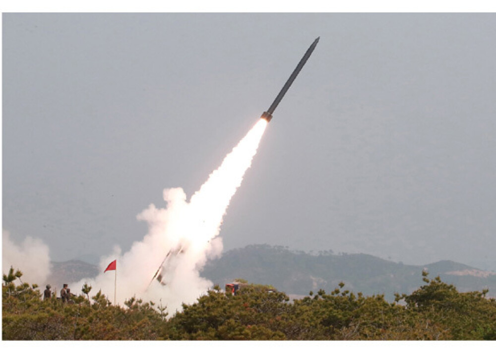 Lansările de rachete nord-coreene, supervizate de Kim. Trump nu crede că are intenţii rele - Imaginea 13