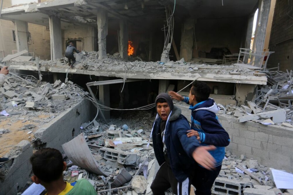 Cum arată Fâșia Gaza după ce a fost bombardată de Israel. Imagini cutremurătoare - Imaginea 8